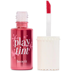 Benefit Playtint – applicateur lèvres précis pour une application nette.
