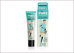 Bouteille légère et satinée facilitant l'application sous le maquillage.