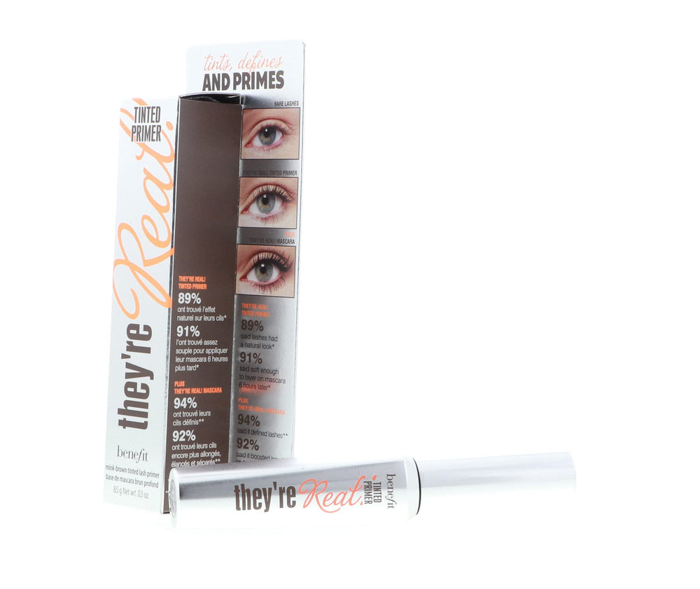 Look final naturel avec mascara, rendu défini et lumineux.