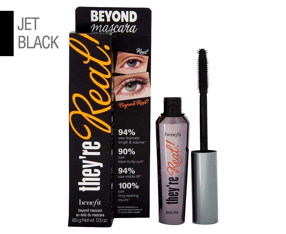 Benefit They're Real! Mascara, application précise pour atteindre chaque cil.