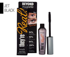Benefit They're Real! Mascara, application précise pour atteindre chaque cil.