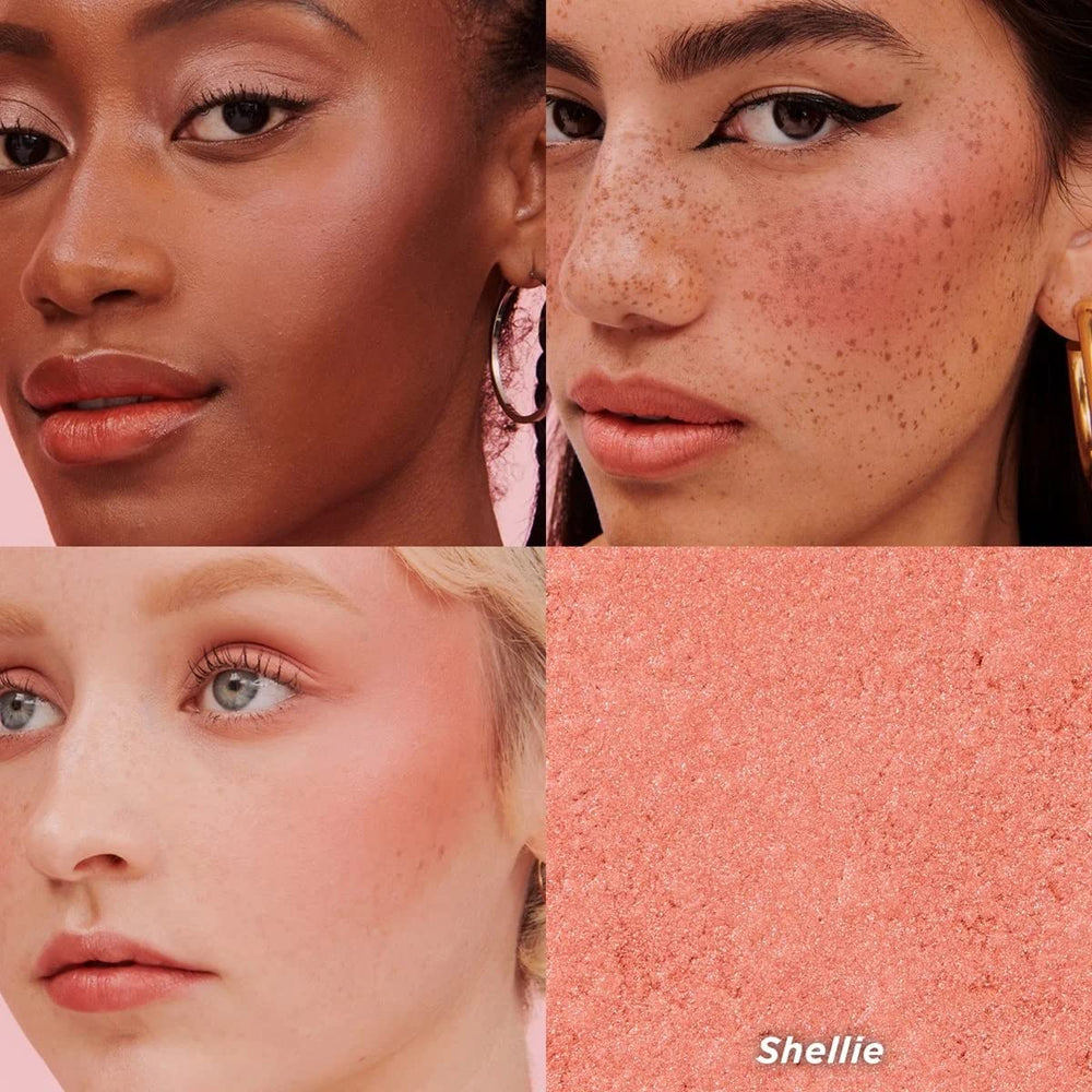 Benefit WANDERful World Blush Shellie — texture ultrafine qui se fond sans effort.