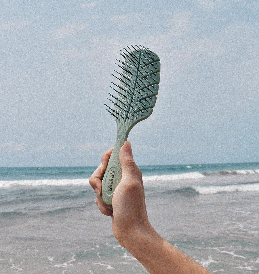 Beter Detangling Eco Brush emballage FSC certifié reflétant l’engagement durable