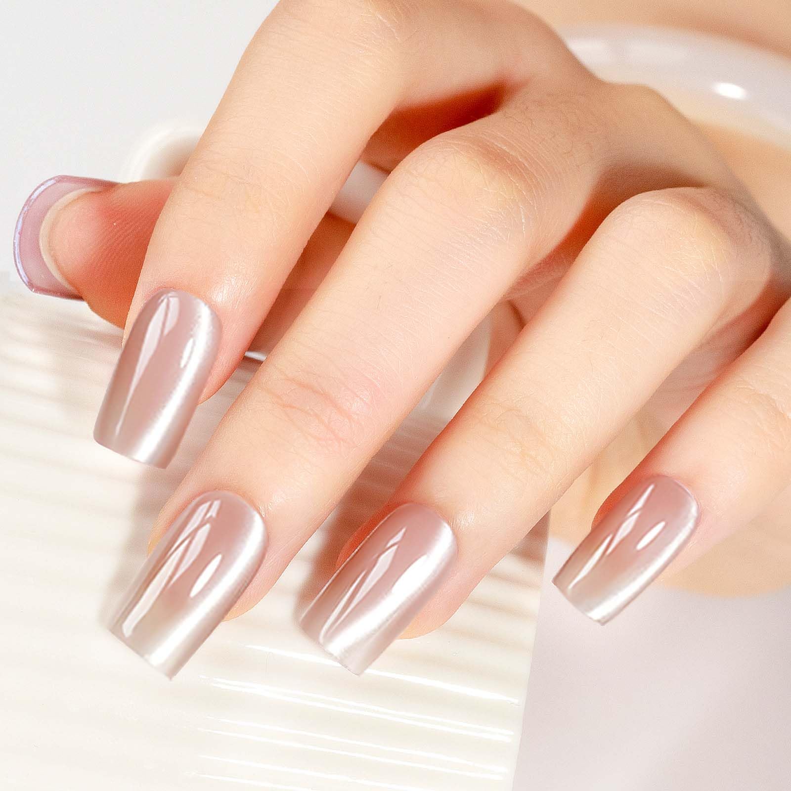 Bevimee Nude Cat Eye – fini miroir profond et élégant œil-de-chat