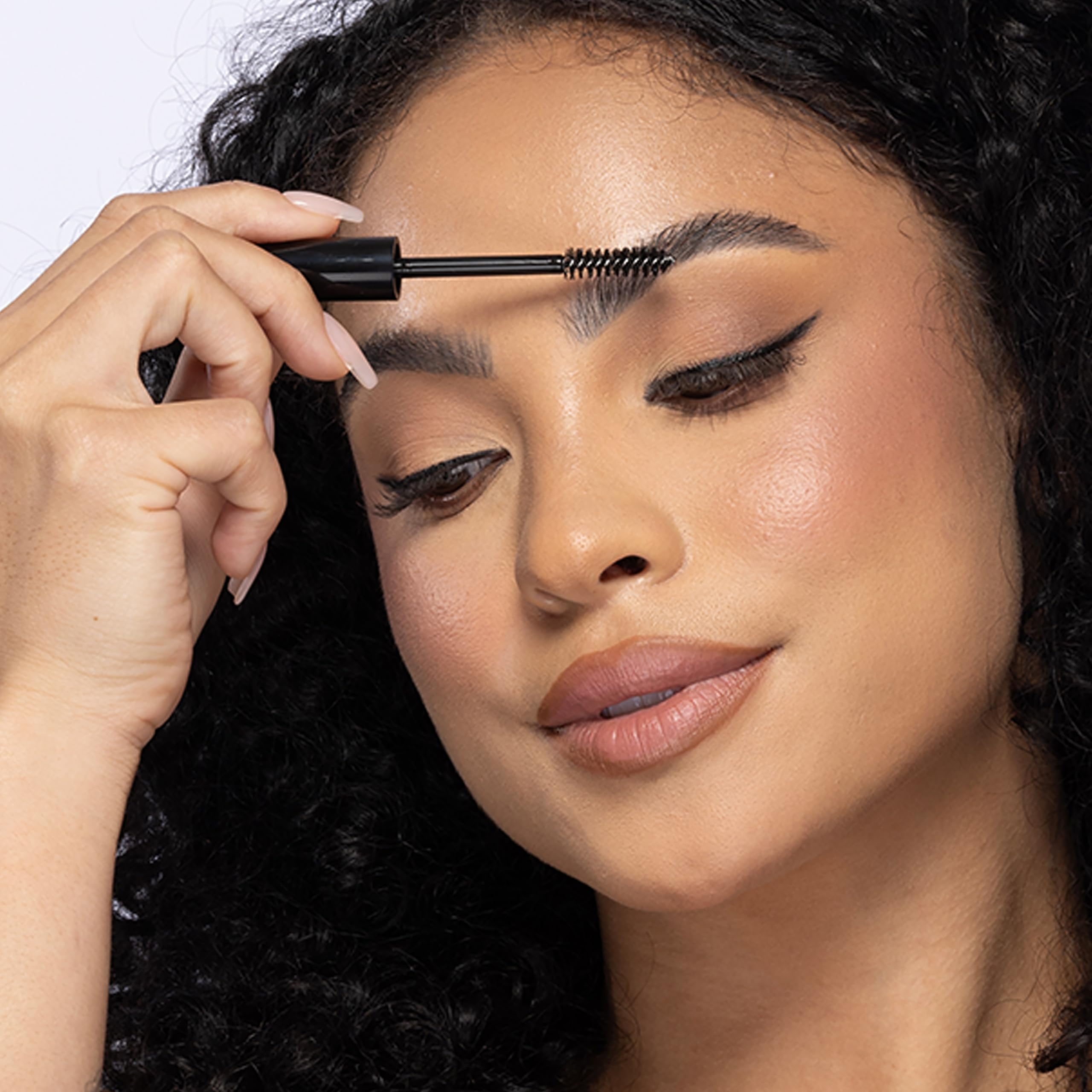 Finition naturelle du gel sourcils clair bdb sans excès de produit