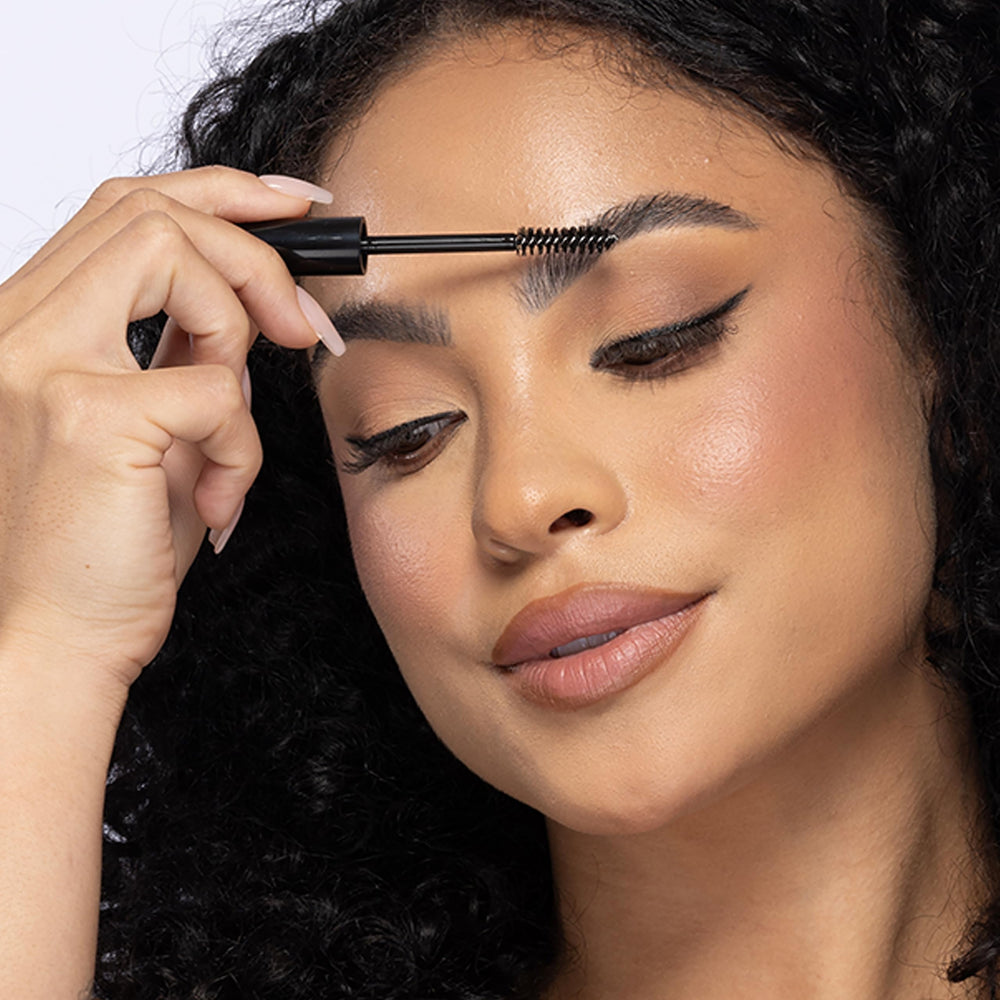 Finition naturelle du gel sourcils clair bdb sans excès de produit