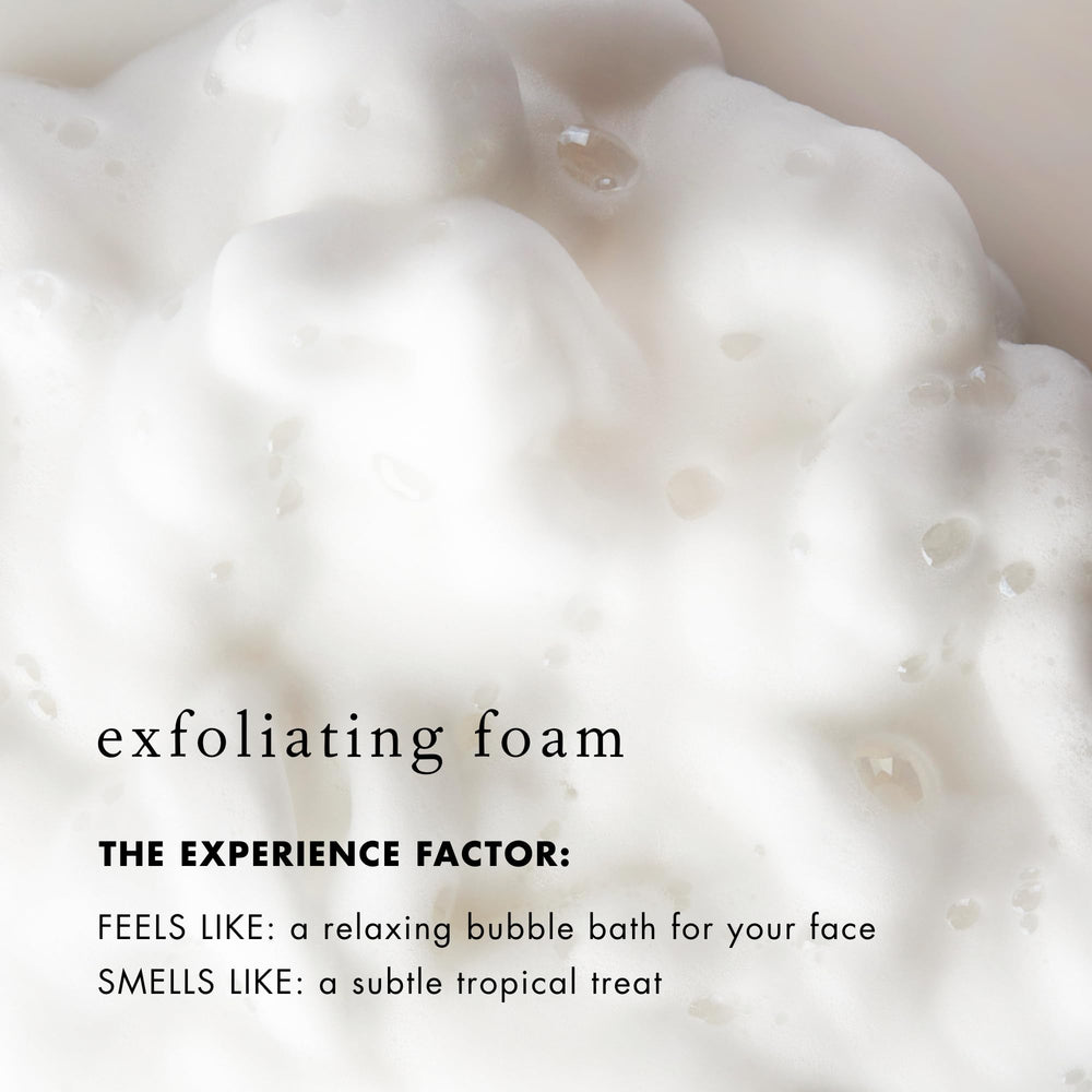 Bioelements Flash Foam Cleanser, arôme tropical subtil et expérience sensorielle agréable.