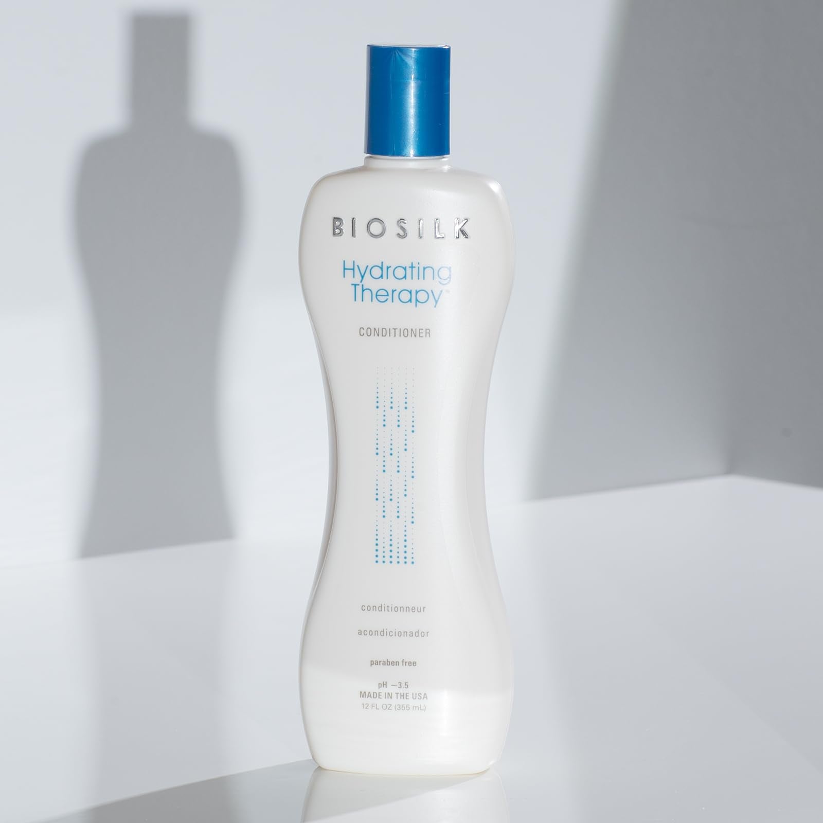 Rituel recommandé avec le shampooing Hydrating Therapy BioSilk pour de meilleurs résultats.