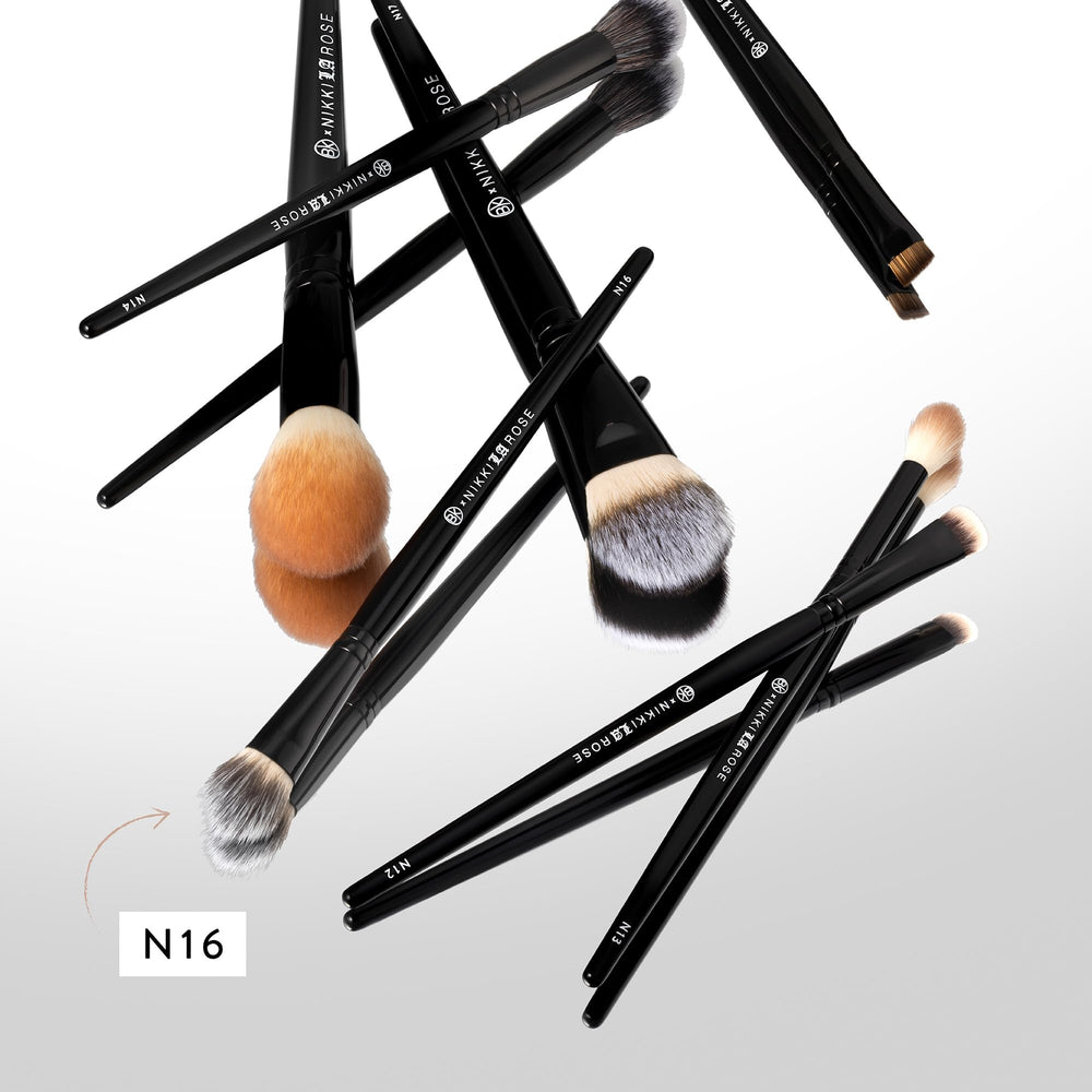 BK Beauty Nikki la Rose N16, outil sans cruauté non testé sur les animaux pour un rendu pro.