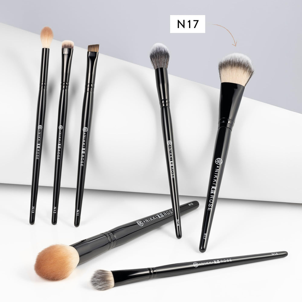 BK BEAUTY Nikki La Rose N17 taille compacte idéale pour voyager.