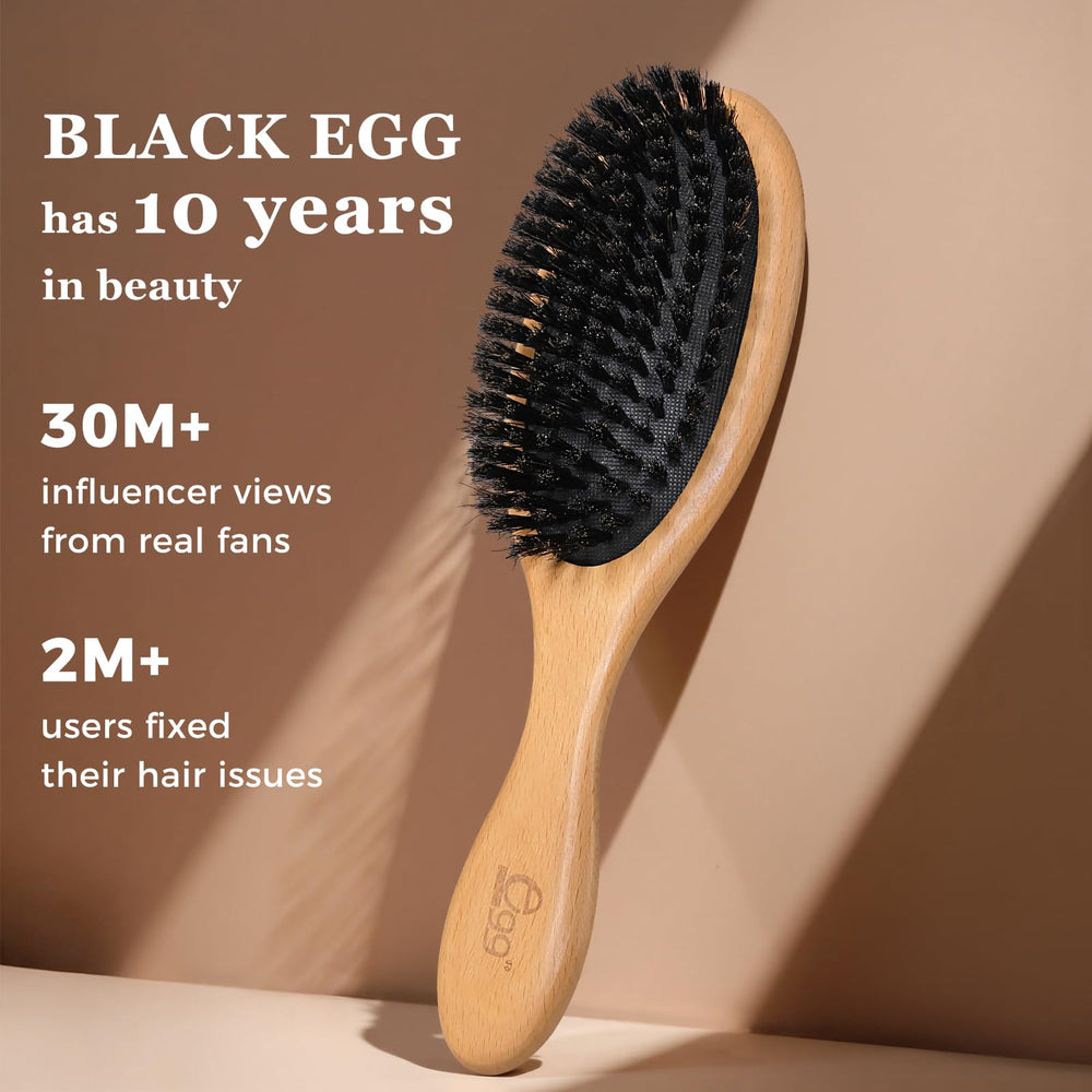 La brosse BLACK EGG en bois dhetre offre durabilité et toucher satin.