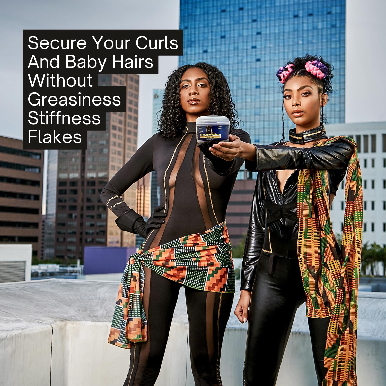 Cheveux 4C naturels avec Black Panther Strong Diamond Edges, edges soignés.