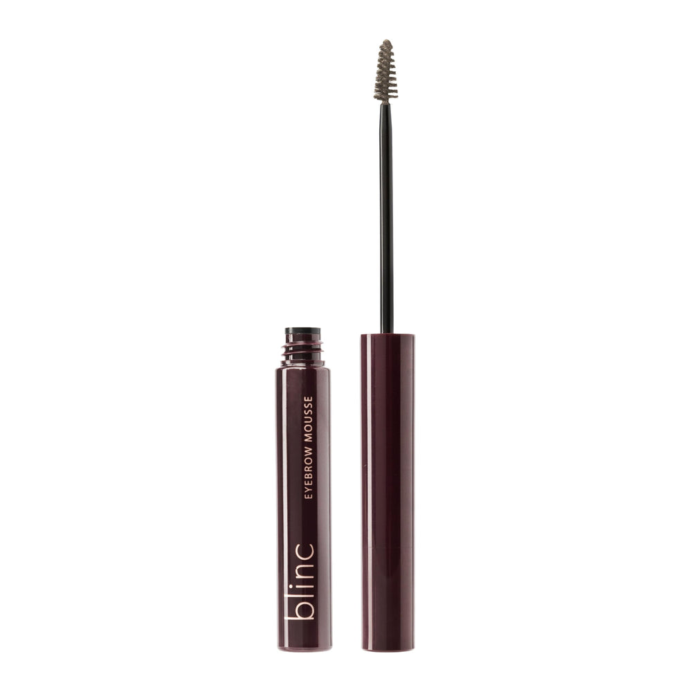 Blinc Mousse Sourcils teinte naturelle pour un rendu plus épais et naturel.