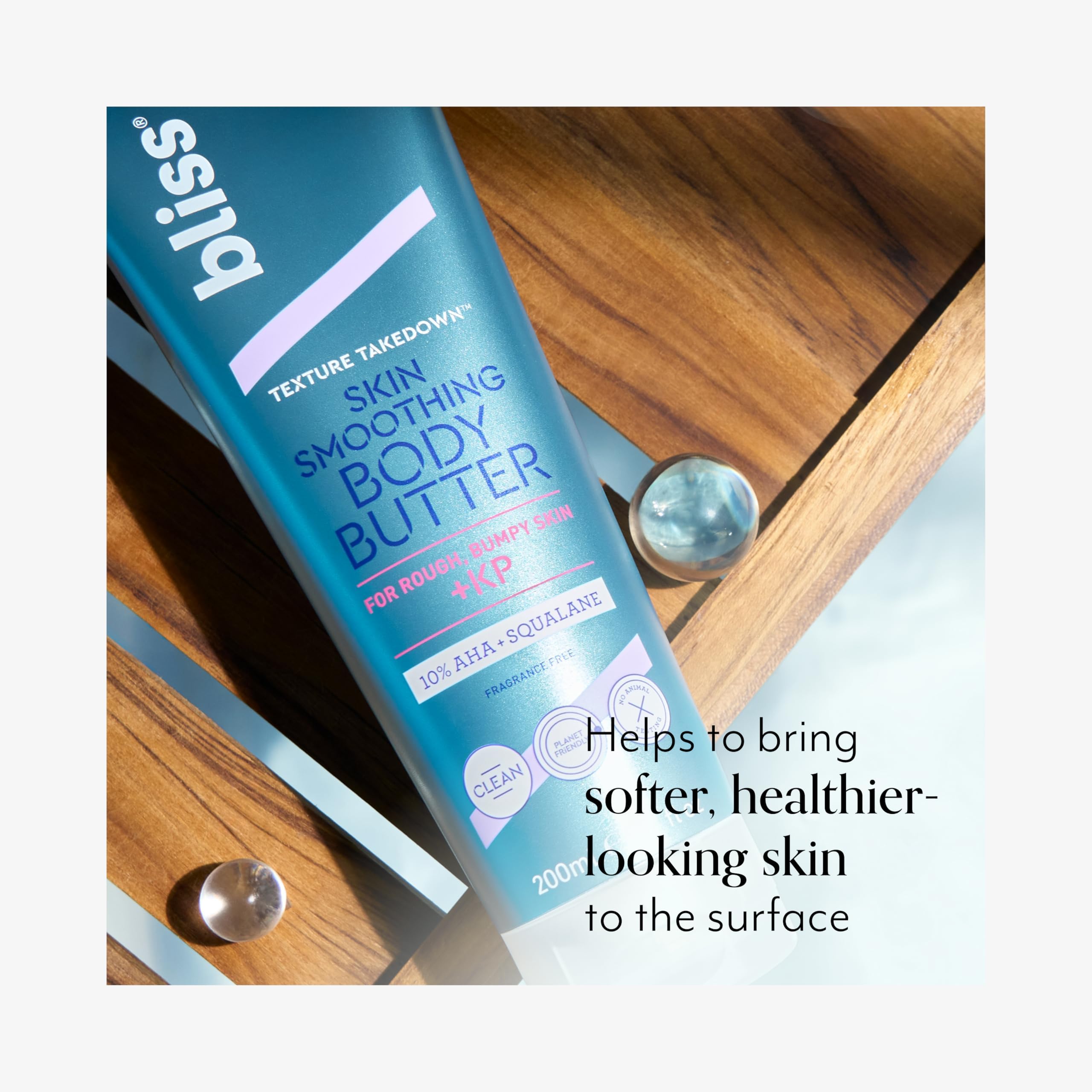 Bliss application quotidienne douce révèle une peau plus lisse après utilisation.