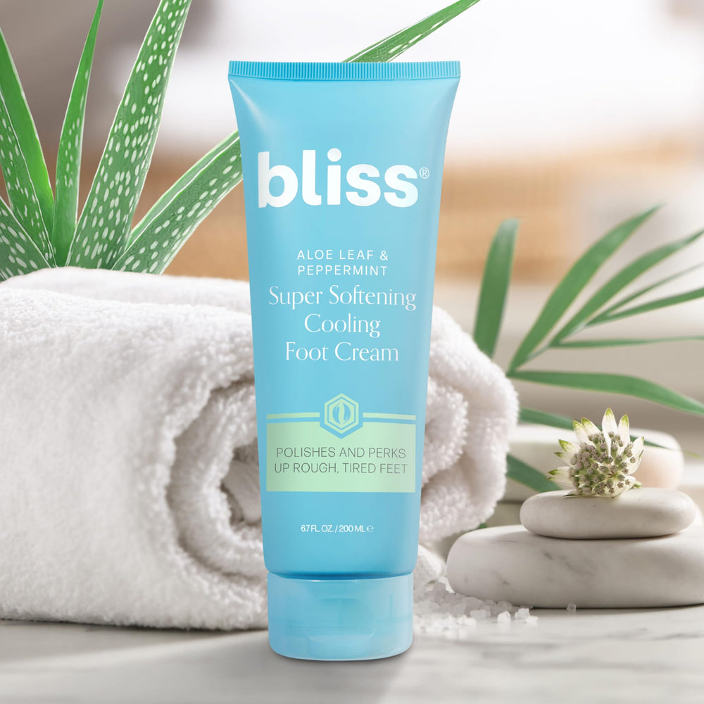 Mode d’emploi Bliss: massage du talon aux orteils en incluant cuticules.