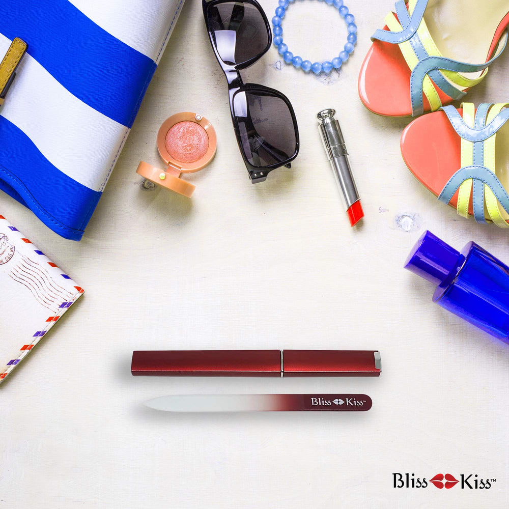 Bliss Kiss Simply Crystal conçu pour prendre soin des ongles.