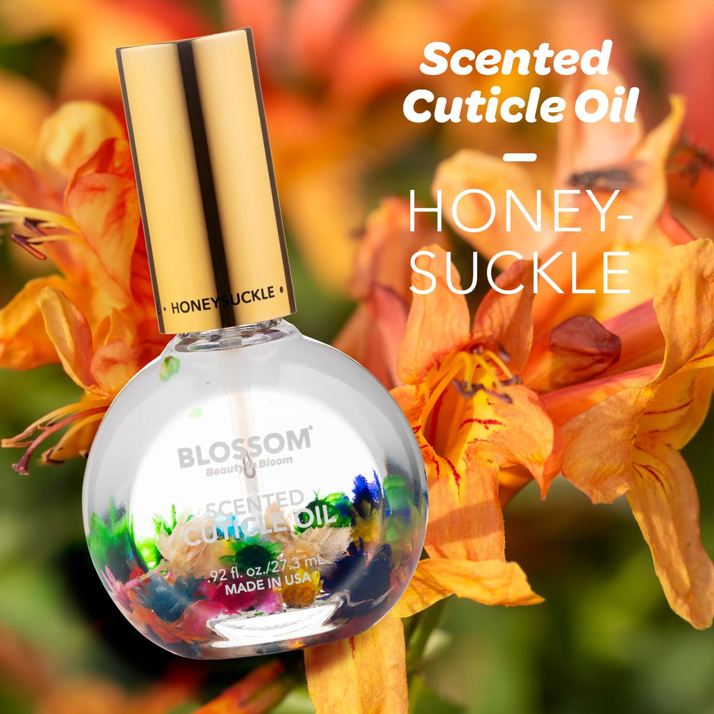 Application douce de l'huile Blossom sur cuticules sèches.