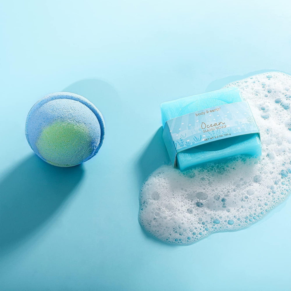 Bombe de bain BODY & EARTH pour un moment spa relaxant.