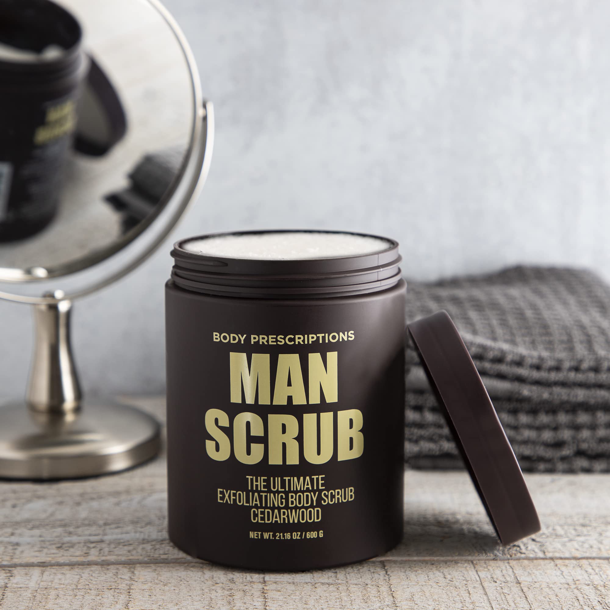 Body Prescriptions gommage corps homme en douche, usage facile lors de la routine quotidienne.
