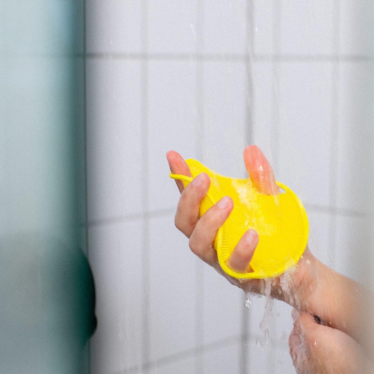 Boie USA Scrubber exfolie en douceur tout en aidant à nettoyer les pores.