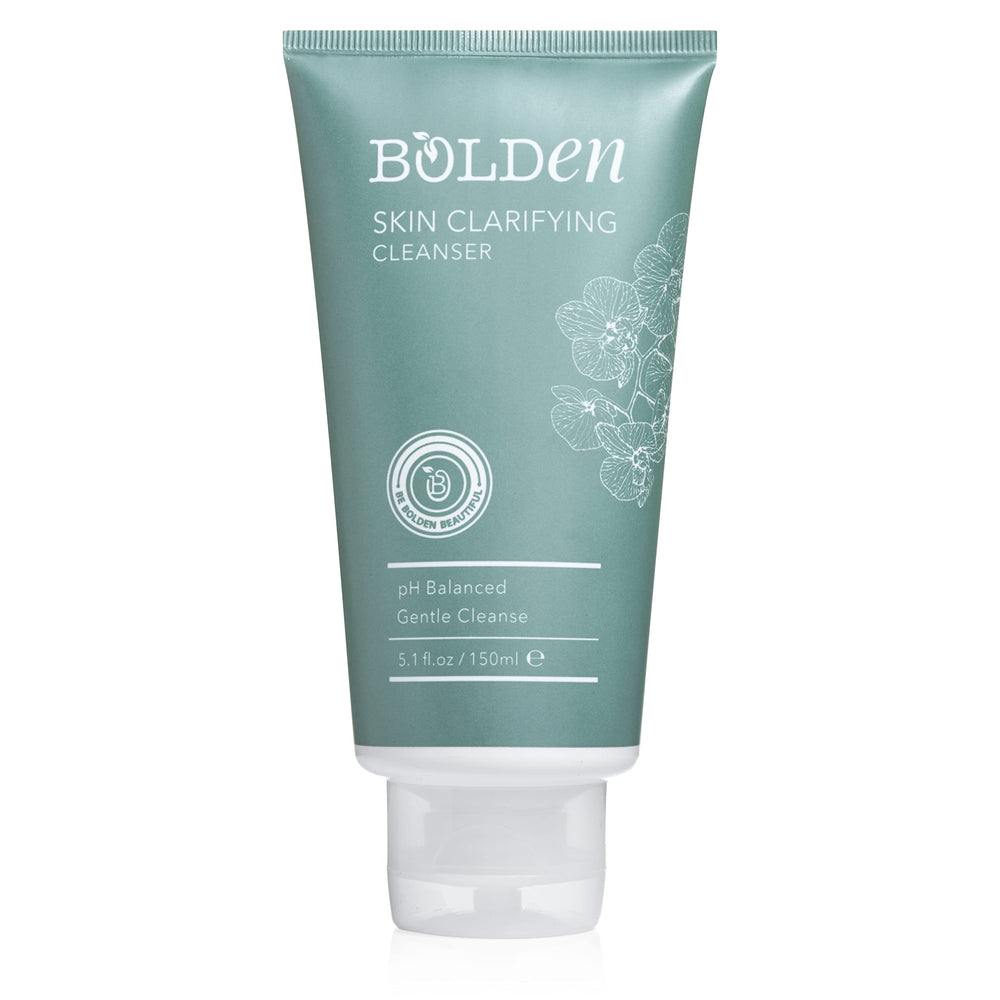 Nettoyant Bolden clarifiant : bouteille mousse purifie en douceur les pores.