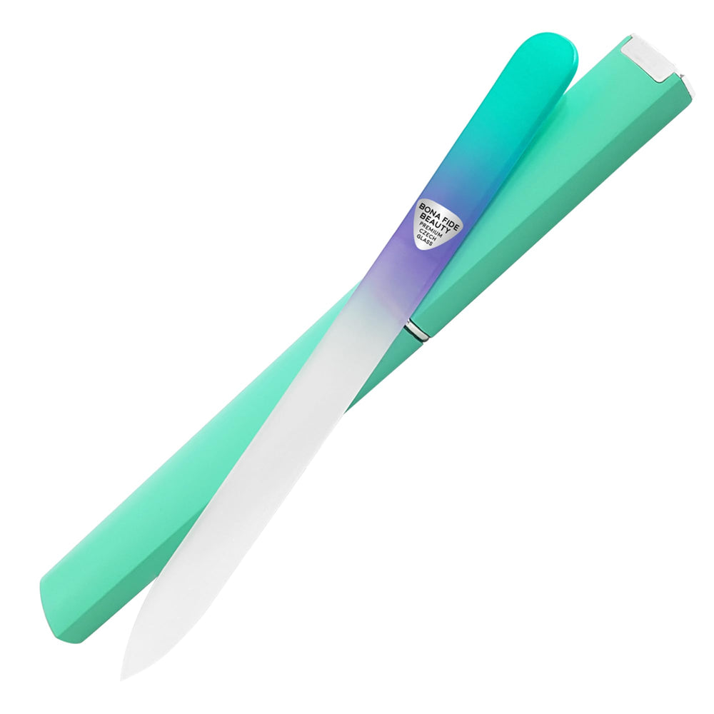 Lime en verre tchèque Bona Fide Beauty avec étui pastel vert et violet, précision douce pour les ongles