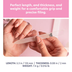 première vue de la lime Bona Fide Beauty verbe clair, glisse fluide sur les ongles.