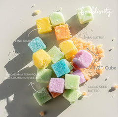 Bonblissity cubes-sucres-gommage-cubes-detail : cubes fondent et libèrent une lotion nourrissante.