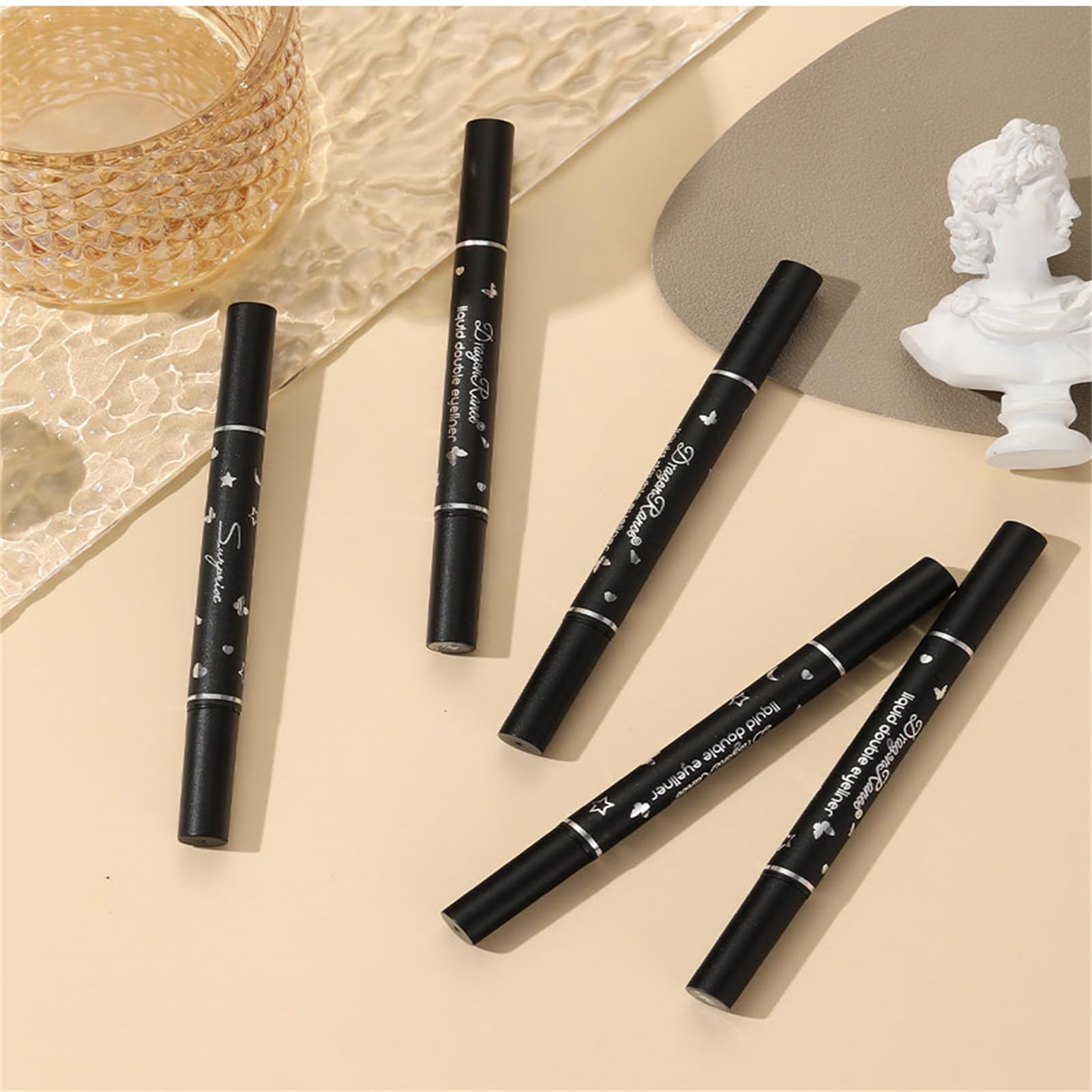 Bonnie Choice eyeliner imperméable: tenue durable toute la journée.