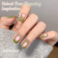 Finition lustrée et soyeuse du vernis aimanté Born Pretty Chat.