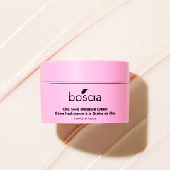 Boscia Crème hydratante en application sur la peau, hydratation douce et efficace.
