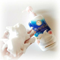 Bouncia application-douce-dans-la-peau: massage en douche pour douceur