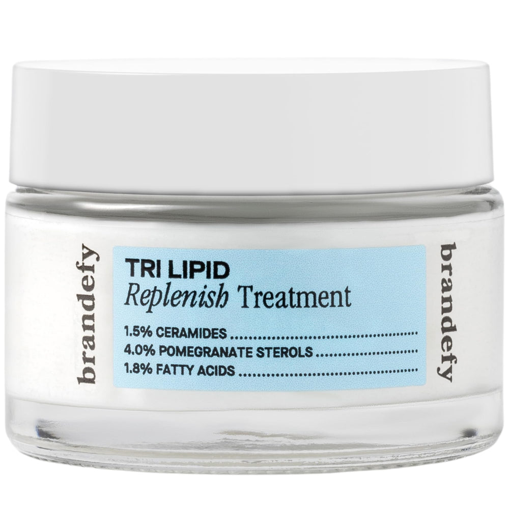 Brandefy Tri Lipid Replenish: flacon épuré prêt pour une routine hydratante.
