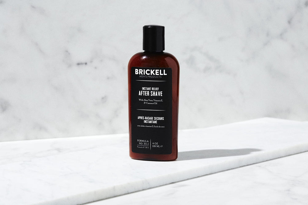 Brickell après-rasage, absorption rapide et texture légère pour calmer la peau.