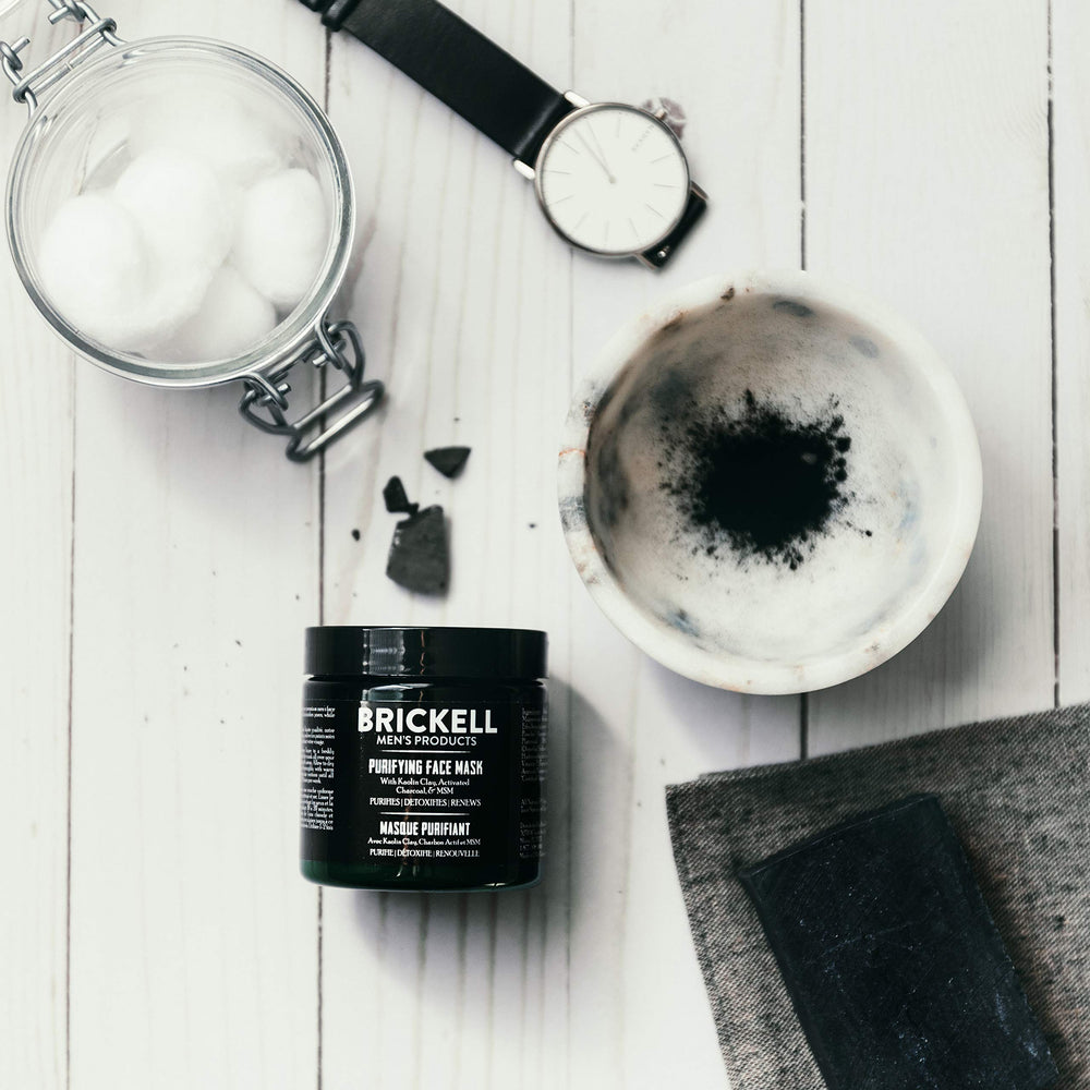 Brickell argile kaolin application visages—texture purifiante et pores resserrés.