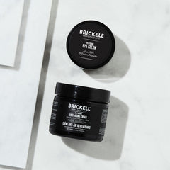 Brickell-creme-yeux-contour-anti-poches : réduit les poches et les cernes autour des yeux.
