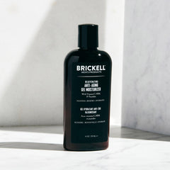 Gel facial Brickell: application facile matin et soir sur le visage.