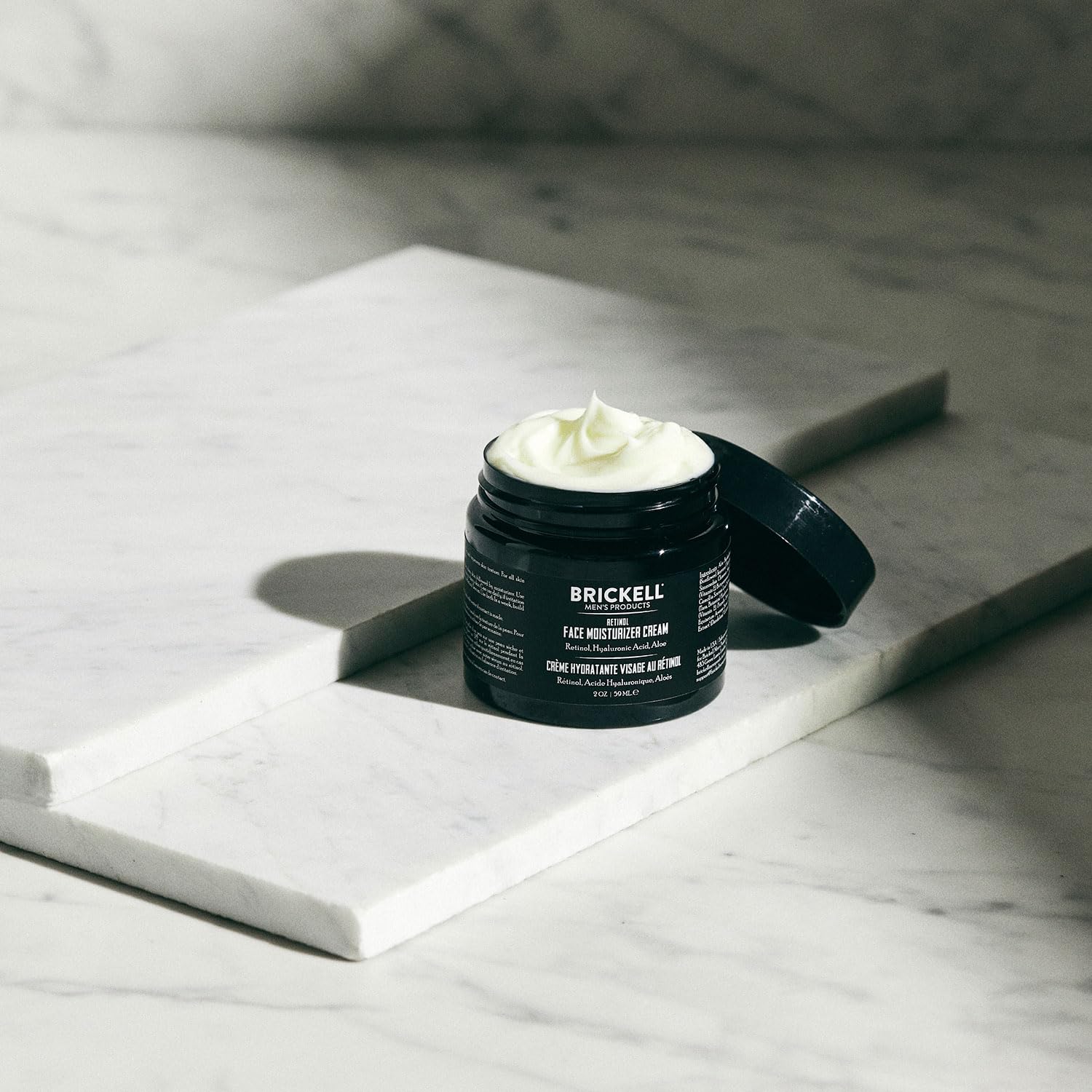 Brickell Homme Retinol Crème Visage Emballage Compact – format pratique pour voyage.