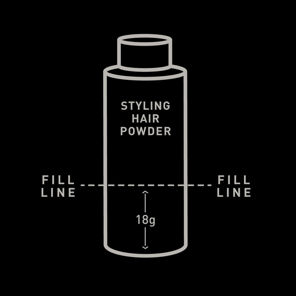 Application de Brickell Poudre Styling pour augmenter le volume capillaire.