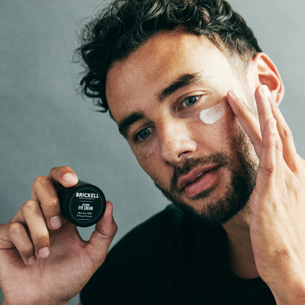 Brickell Complete Defense – hydratant SPF quotidien, peau protégée et douce.