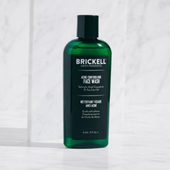 Brickell Men's Acne Face Wash : mousse onctueuse nettoyante sans irritation.