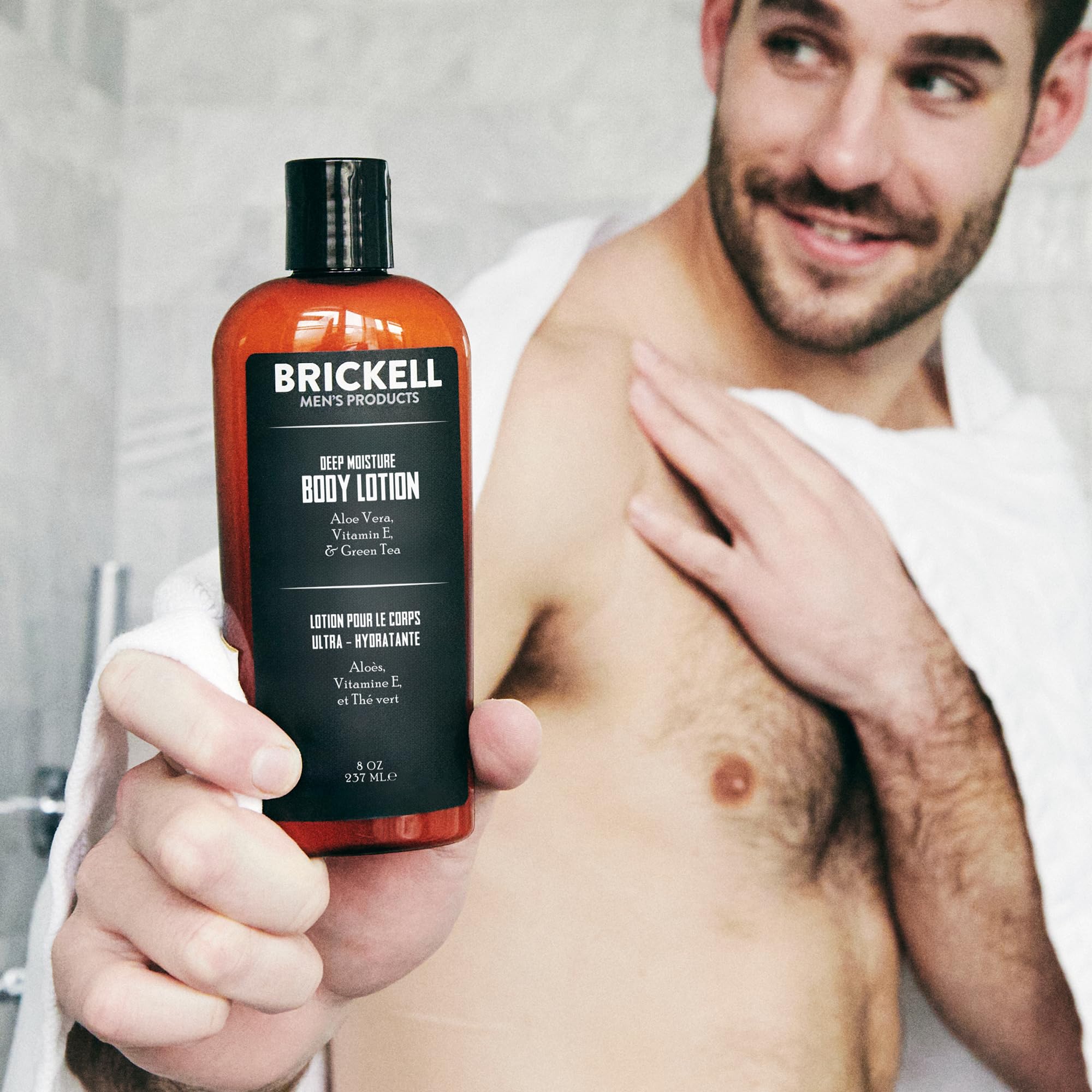 Brickell: texture crémeuse qui pénètre rapidement pour une peau confortable.