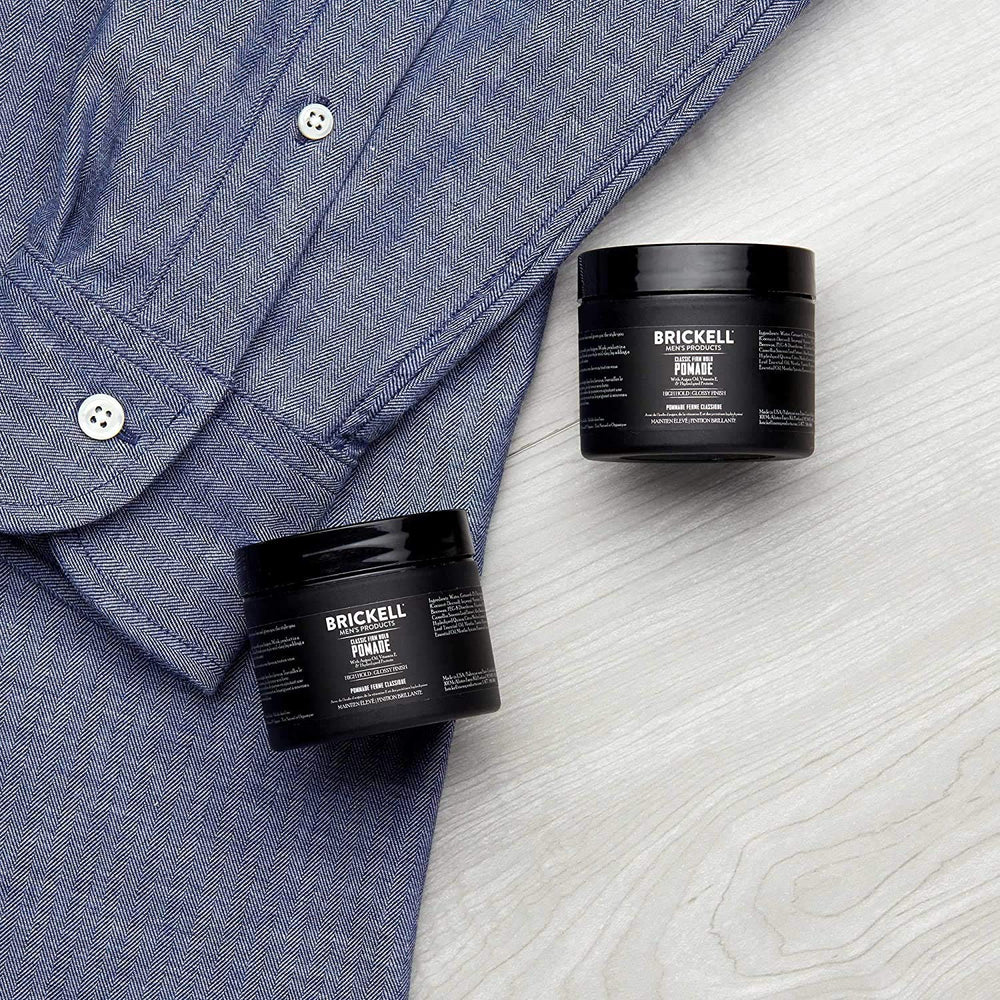 Brickell Pomade Homme Brillance Naturelle pour fini lustré et sain.
