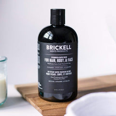 Étiquette verte de Brickell Rapid Wash, soin naturel et biologique pour homme.