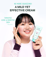 Application journalière de BRING GREEN Tea Tree Cica Crème pour une peau plus équilibrée.