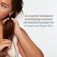 Biotine et céramides nourrissent les cheveux Briogeo Scalp Revival.