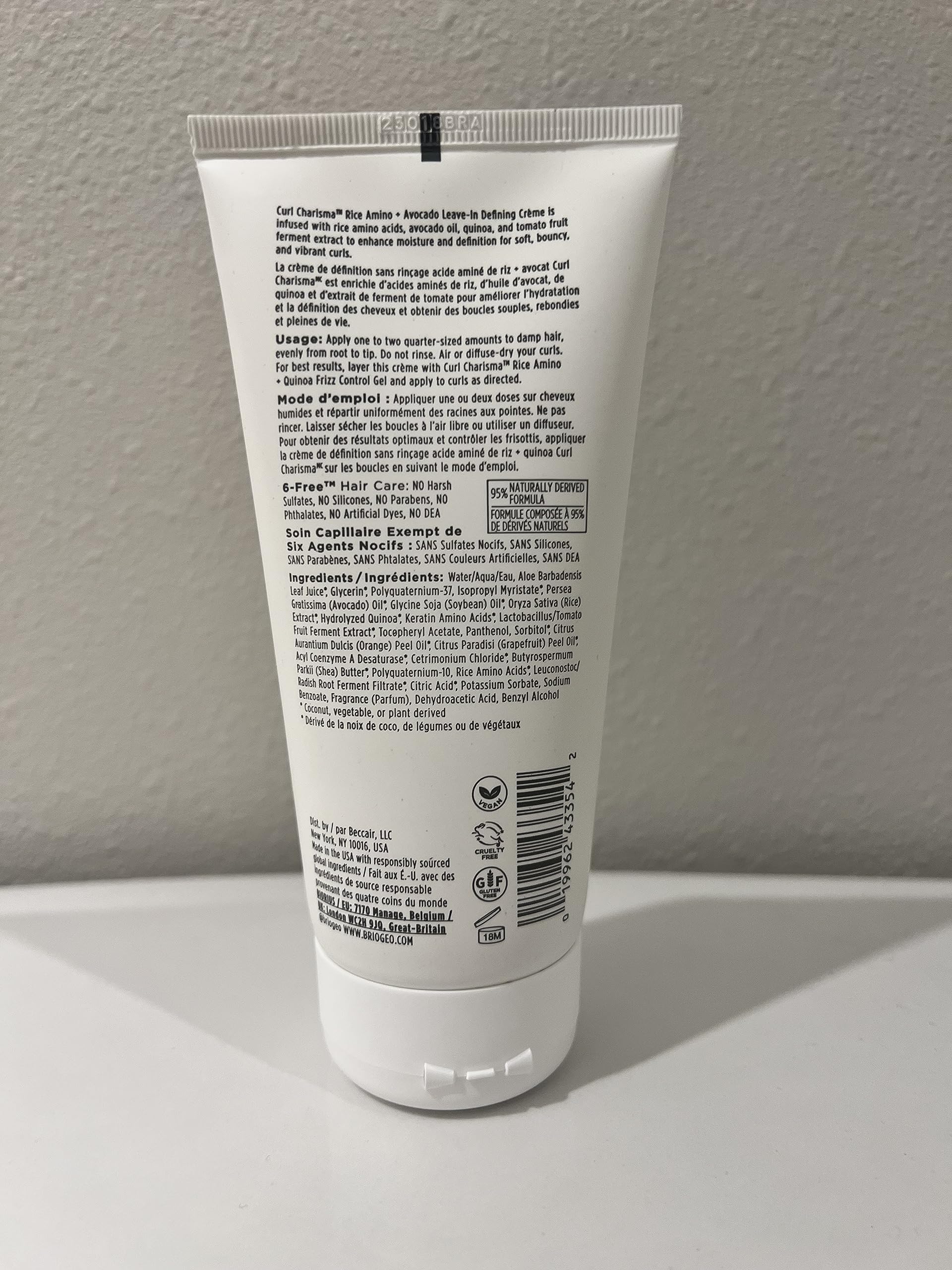 Anti-frizz sans crunch avec Briogeo Curl Charisma, résultat doux.