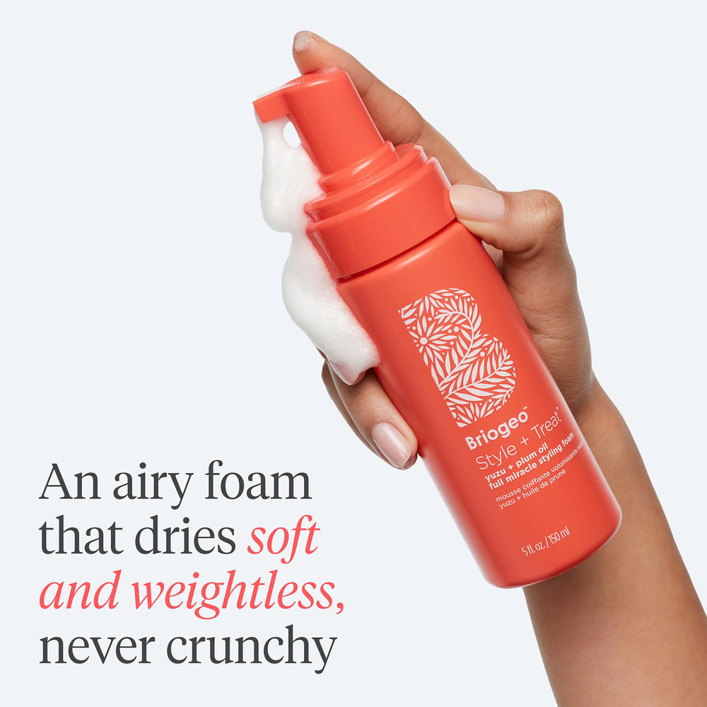 Briogeo Style + Treat Yuzu + Plum Oil Mousse – tenue légère sans résidu