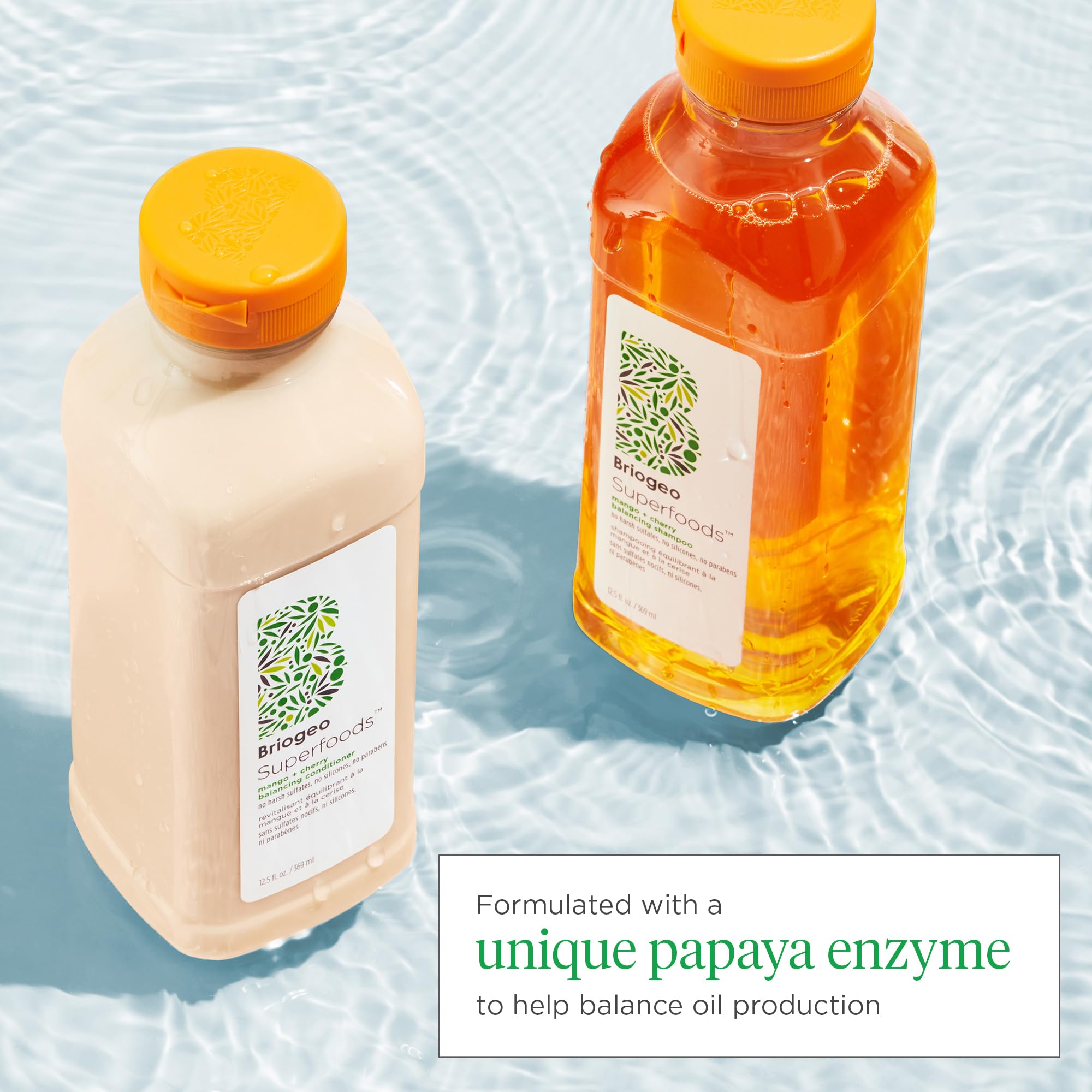Après-shampoing Briogeo Superfoods Mangue et Cerise en flacon, cheveux doux et soyeux.