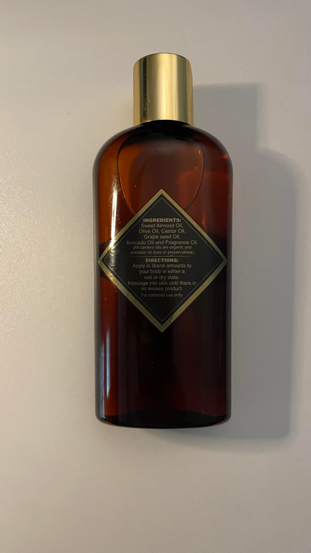Brown Sugar Babe Wild Card Huile Corps, usage quotidien pratique et parfum subtil.